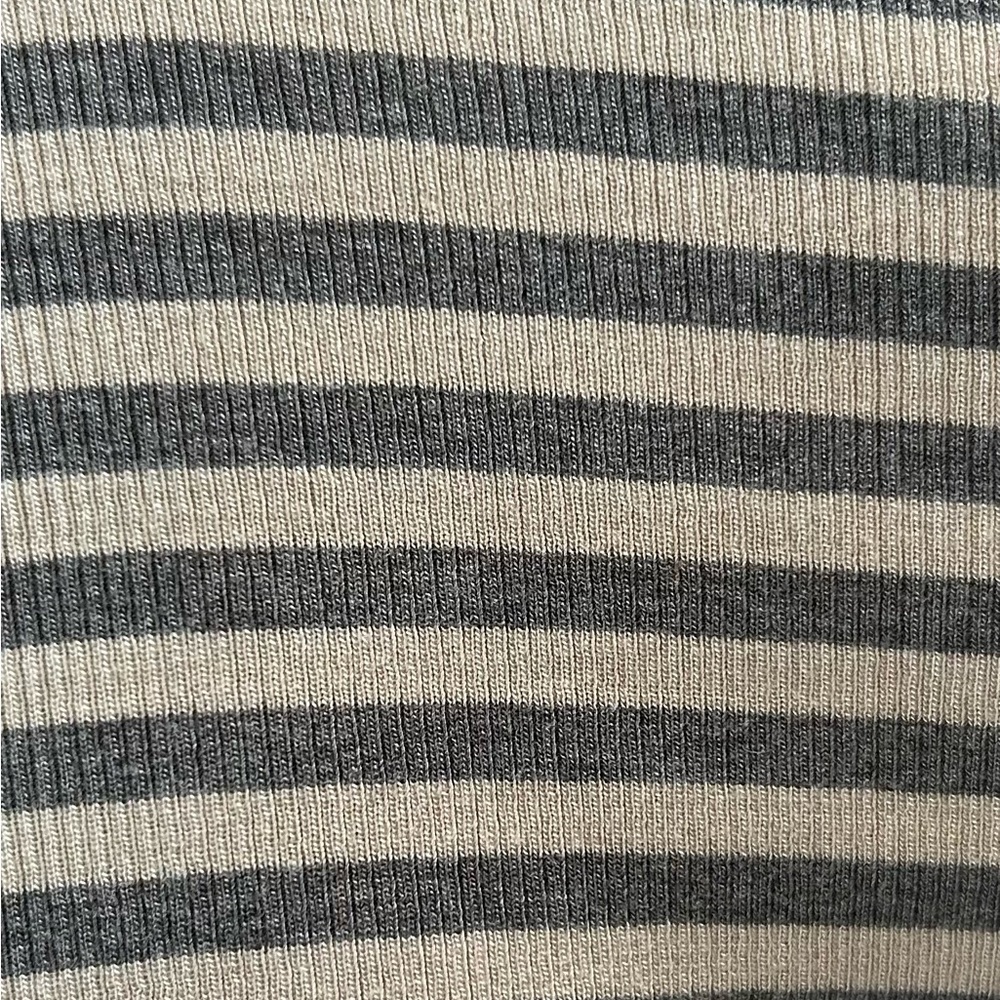 Cabi Dare Tee (Sooo soft) - Picture 2 of 6